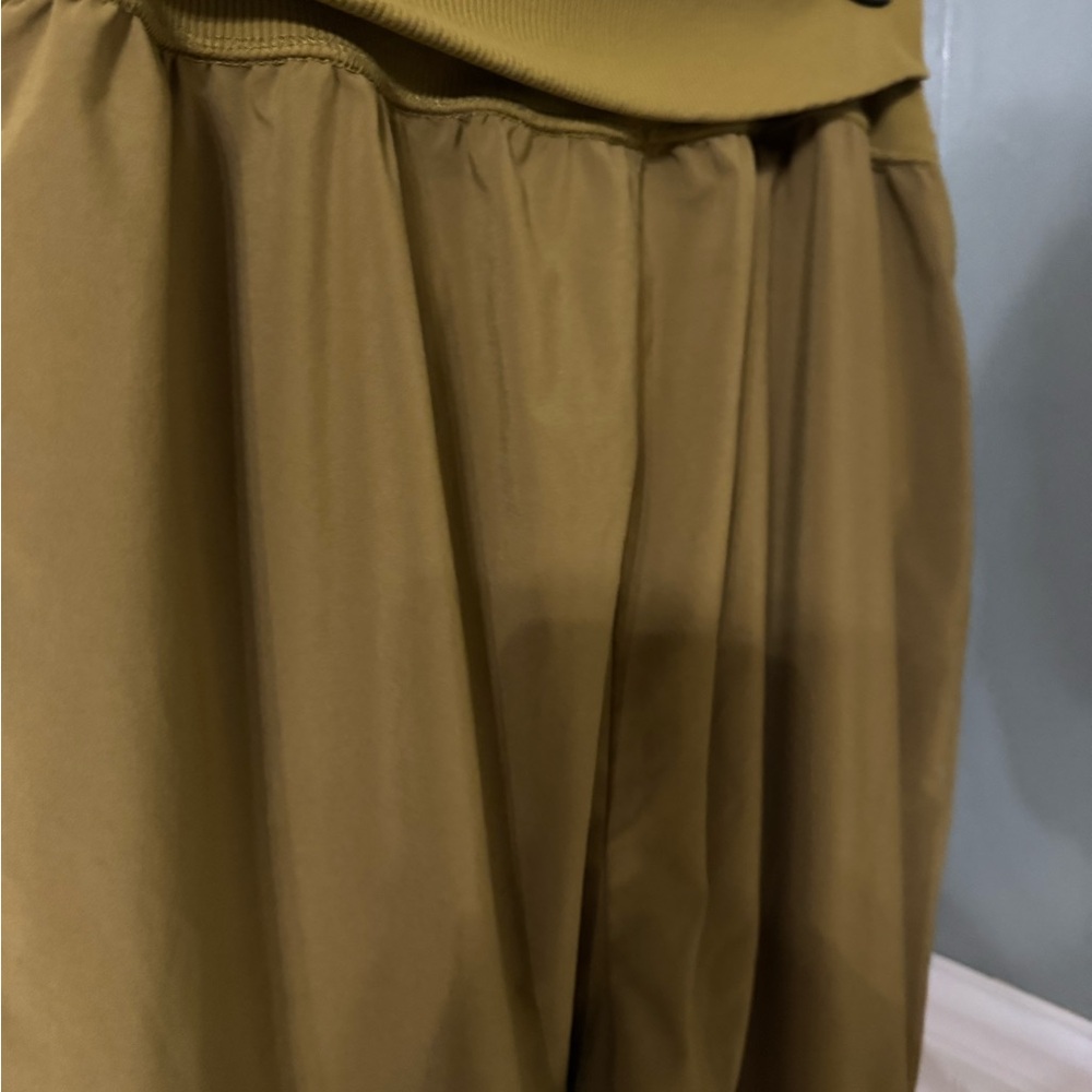 Aerie Offline Joggers Roll Top Medium - Picture 5 of 5